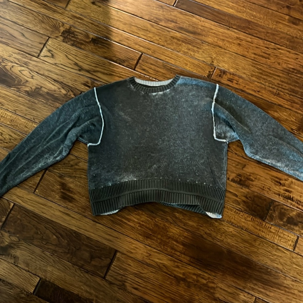 Lululemon sweater, size 6, dark green